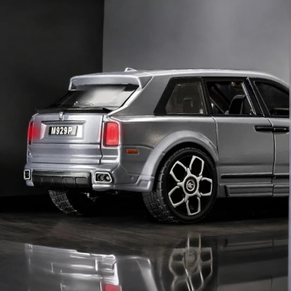 Rolls-Royce Cullinan | Escala 1:20