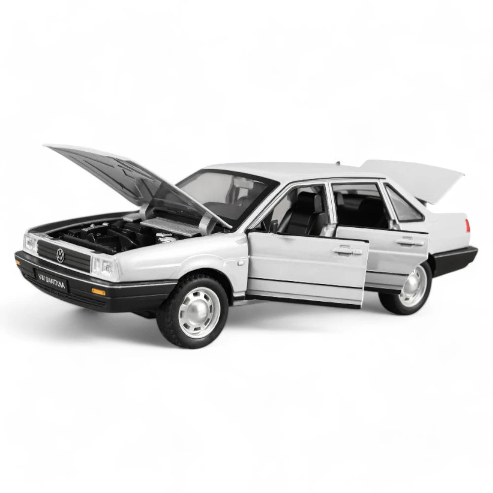 Carro Miniatura Volkswagen Santana Branco em Escala 1:24 - MiniRare