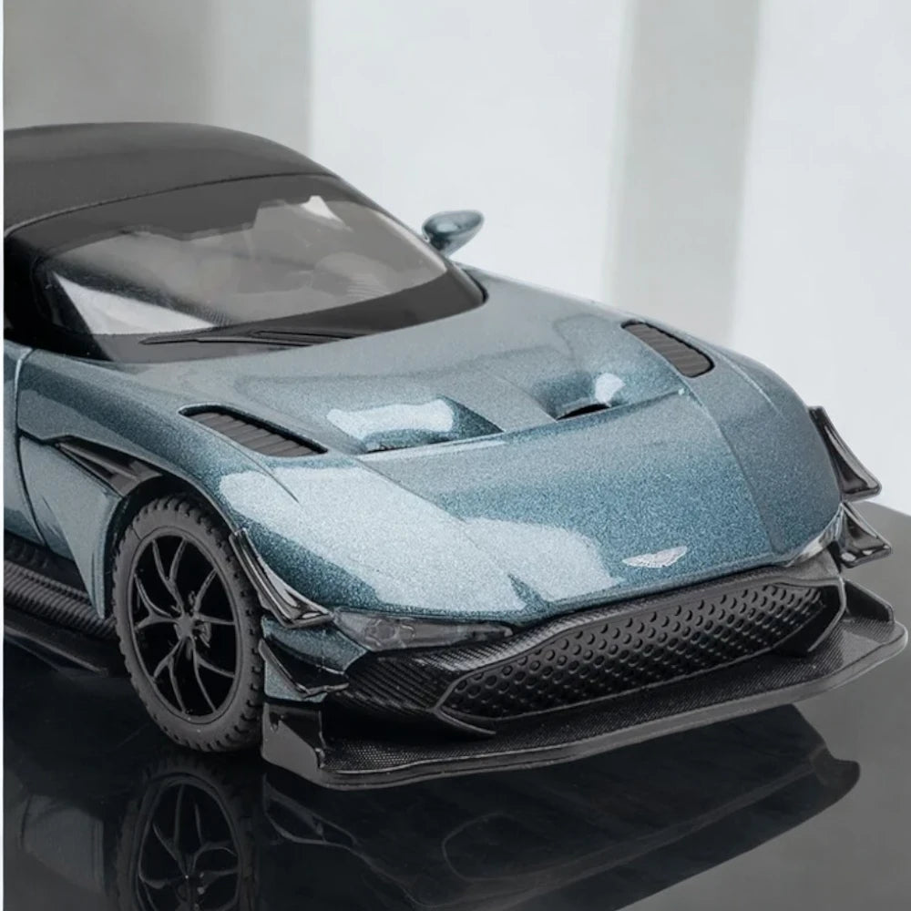 Carro em Miniatura Aston Martin VULCAN 1:32 em Metal com Luzes e Som cinza 1 - MinirRare