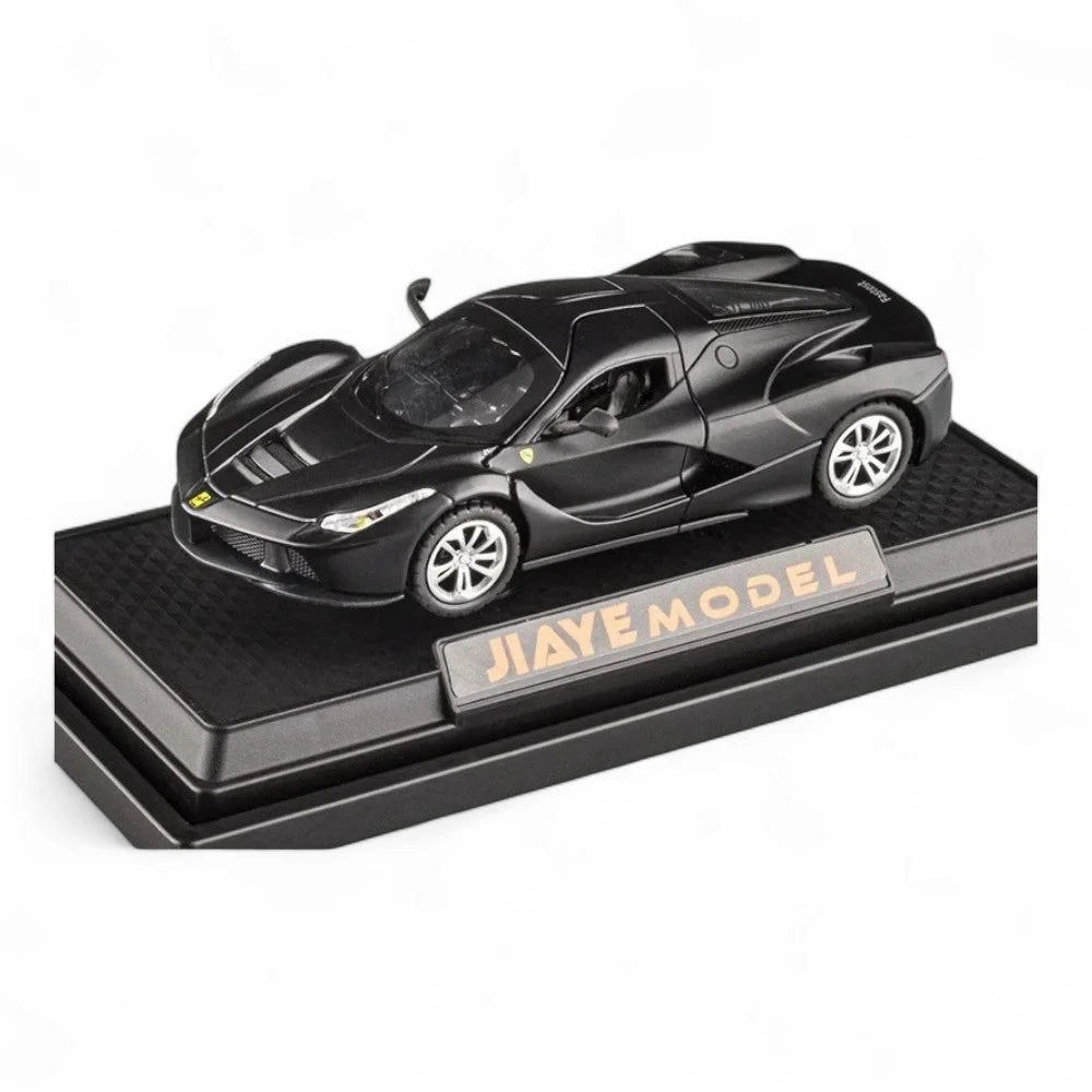 Carro em Miniatura Ferrari Laferrari 1:36 em Metal com Luzes e Som Preto base - MiniRare