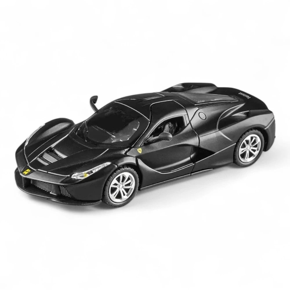 Carro em Miniatura Ferrari Laferrari 1:36 em Metal com Luzes e Som preto - MiniRare