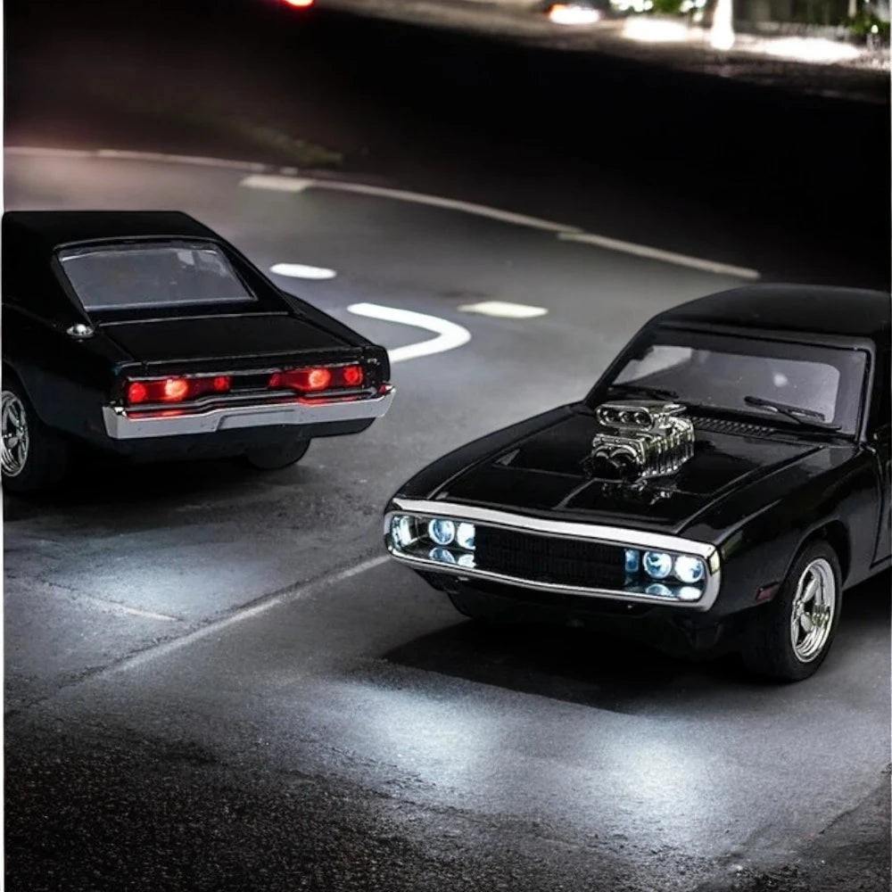 Miniatura Carro Dodge Charger 1970 1:32 em Metal com Luzes, Faróis Dianteiros e Traseiros Ligados - MiniRare