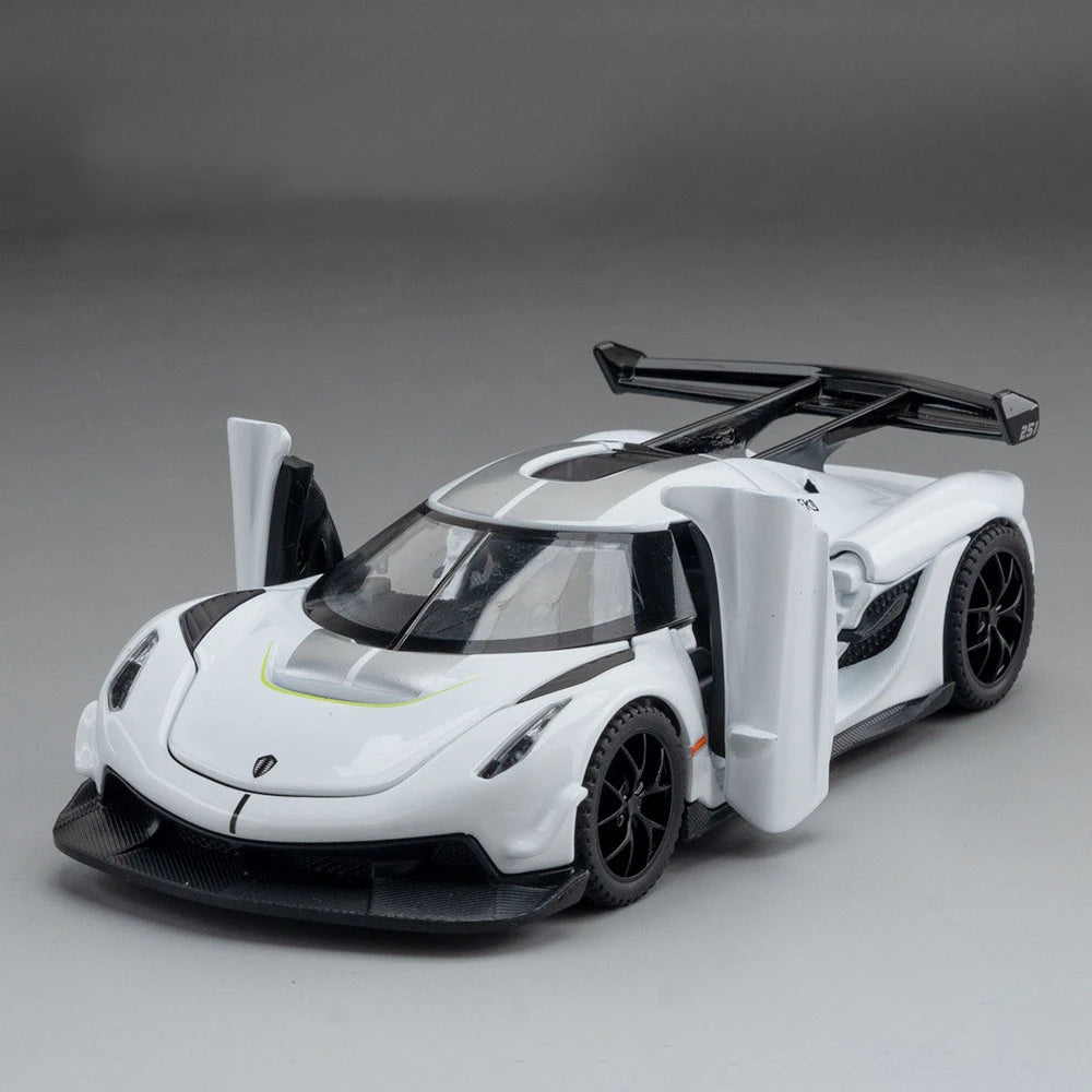 Koenigsegg Jesko 1:32 em Metal com Luzes e Som