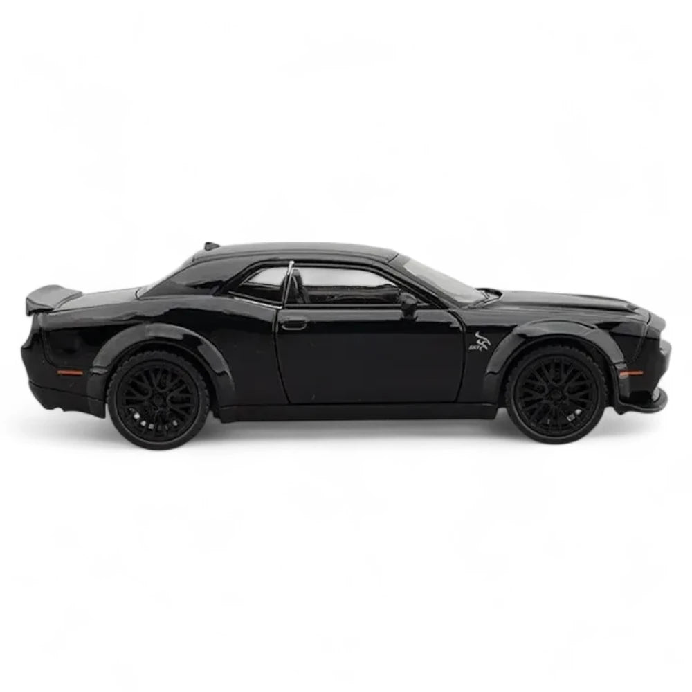 Dodge Challenger Hellcat 1:32 em Metal com Luzes e Som